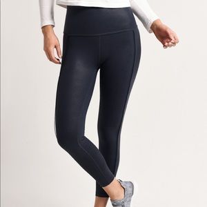 BeyondYoga Matte Pearlized RideItHigh Midi Legging